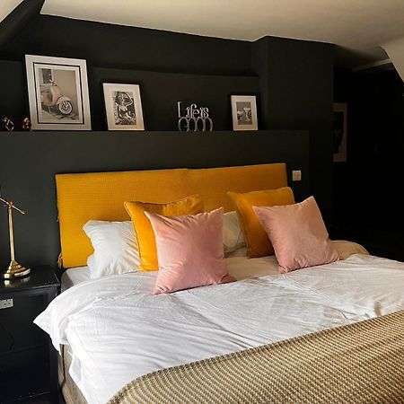El Camino Suites Stamford Cameră foto